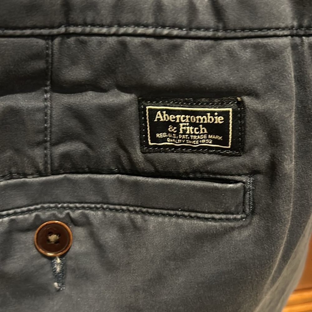 Abercrombie & Fitch shorts, size 33, navy blue, stretch, 96%cotton, 4% elastane - Picture 7 of 9